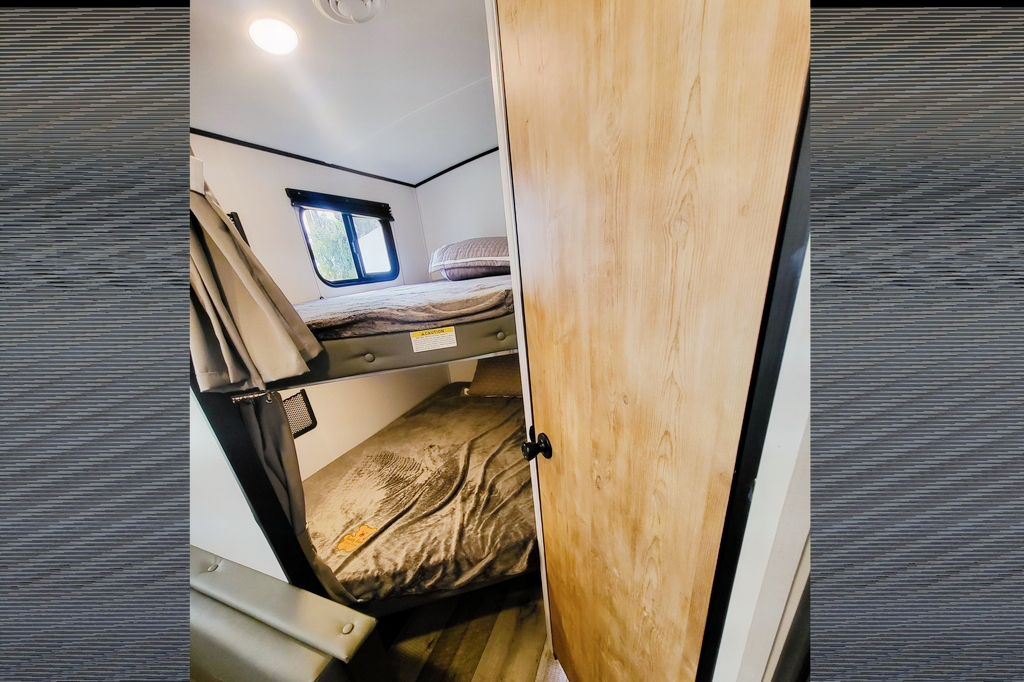 Rv Rentals Way Of Life's Spacious and reliable family sized, New Springdale Travel Trailer 260BHSWE S1