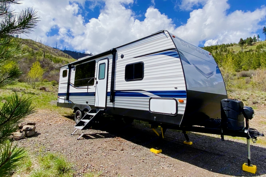 Rv Rentals Way Of Life's Spacious and reliable family sized, New Springdale Travel Trailer 260BHSWE S1