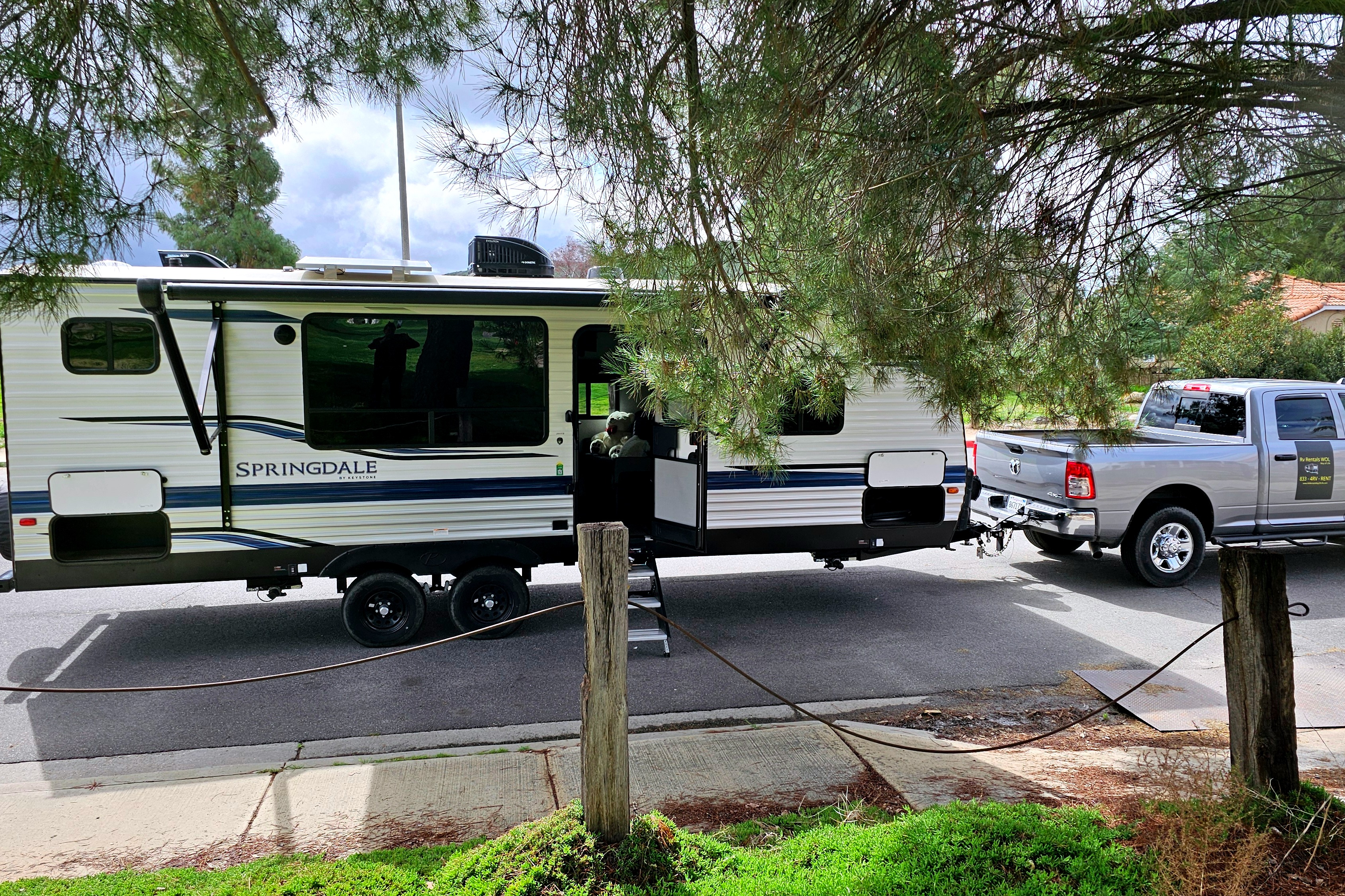 Rv Rentals Way Of Life's Spacious and reliable family sized, New Springdale Travel Trailer 260BHSWE S1