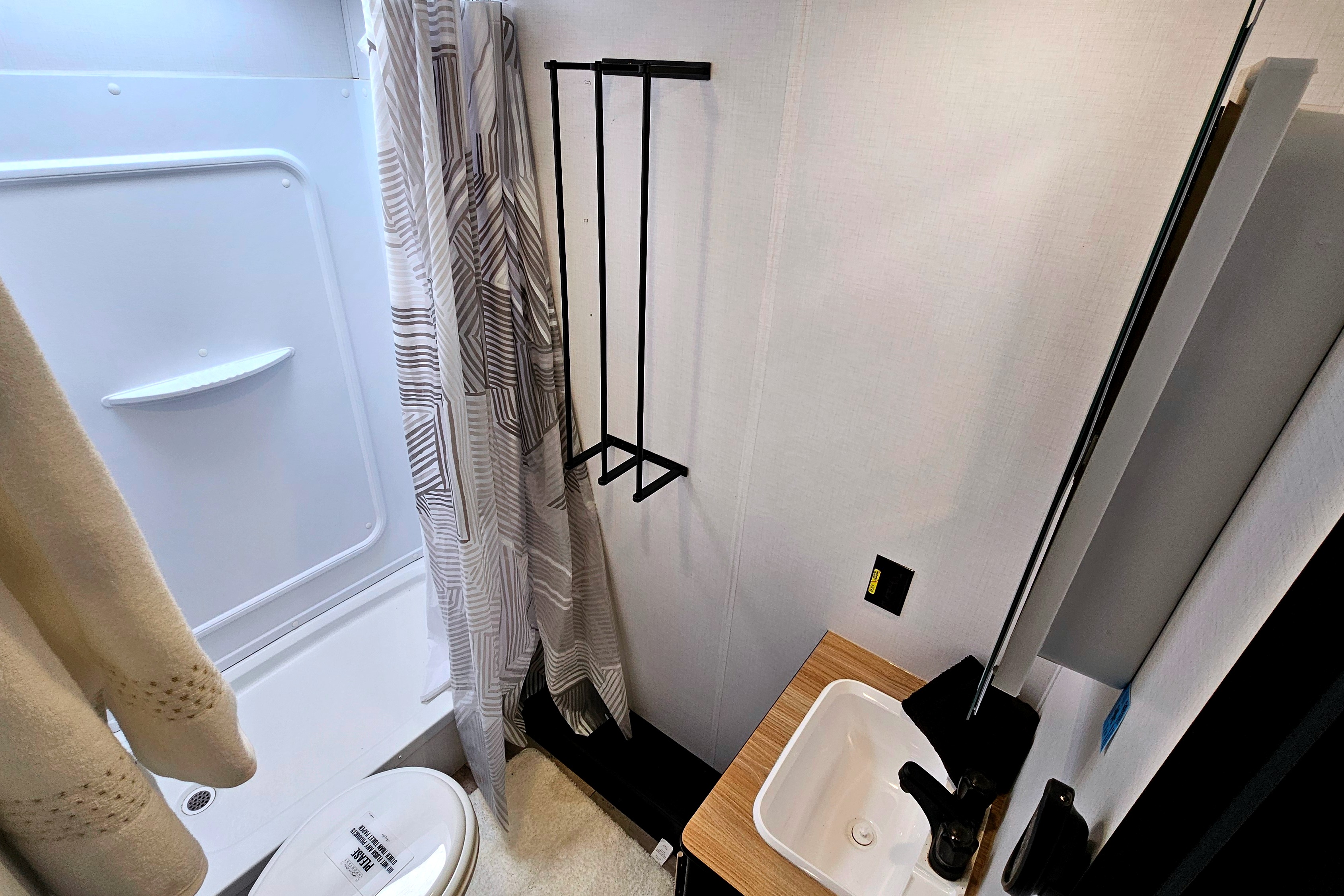 Rv Rentals Way Of Life's Spacious and reliable family sized, New Springdale Travel Trailer 260BHSWE S1
