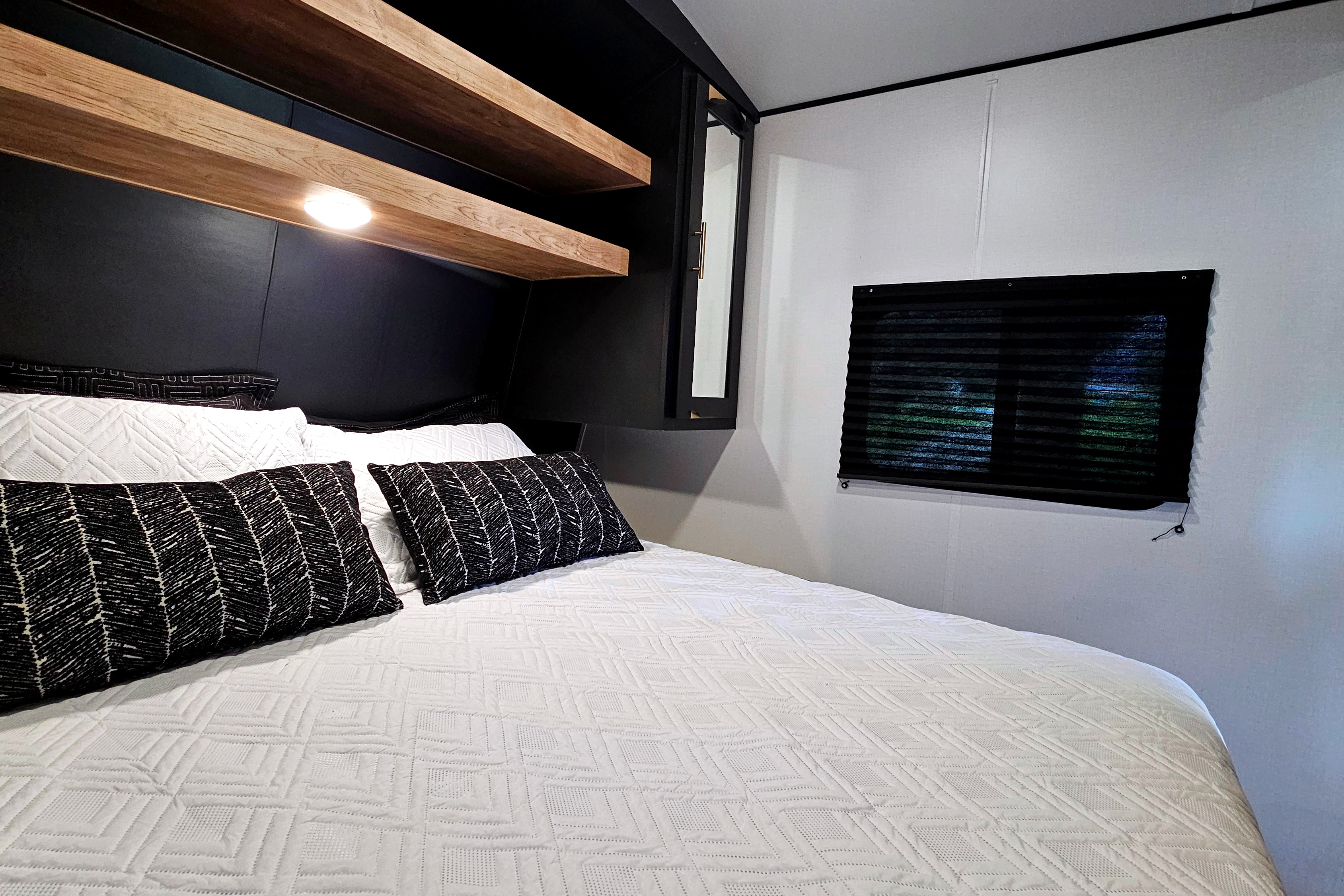 Rv Rentals Way Of Life's Spacious and reliable family sized, New Springdale Travel Trailer 260BHSWE S1