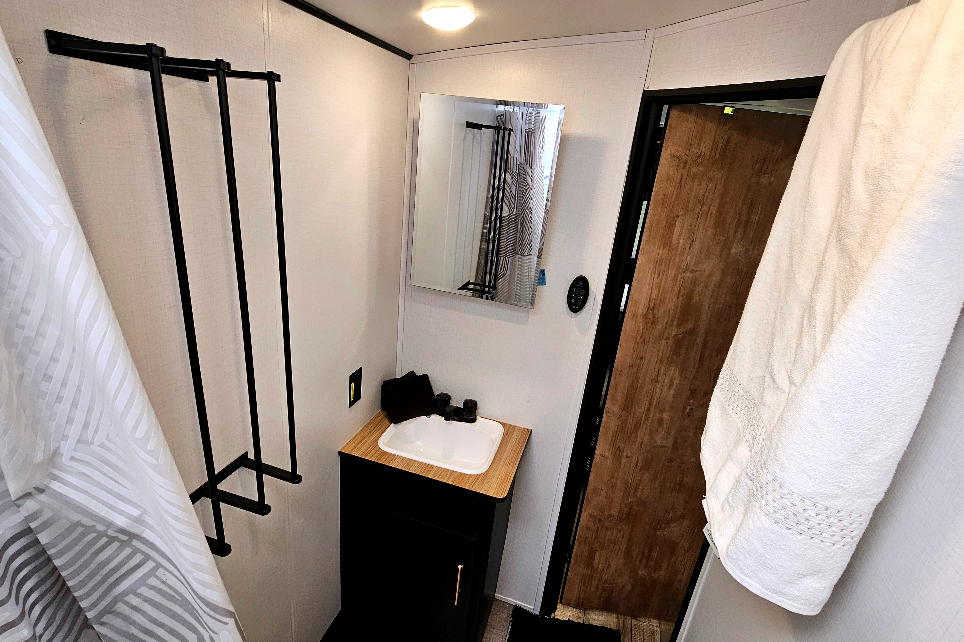 Rv Rentals Way Of Life's Spacious and reliable family sized, New Springdale Travel Trailer 260BHSWE S1