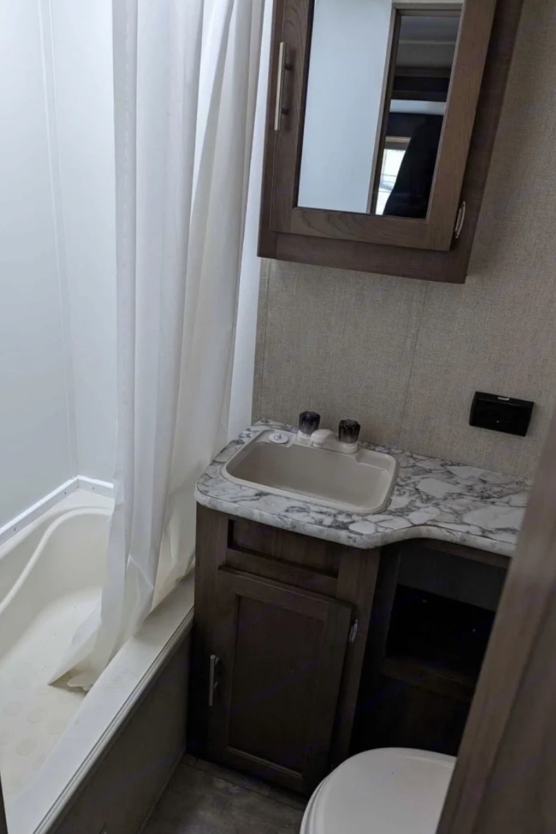 Biggar's Grand River 27BHS Travel Trailer