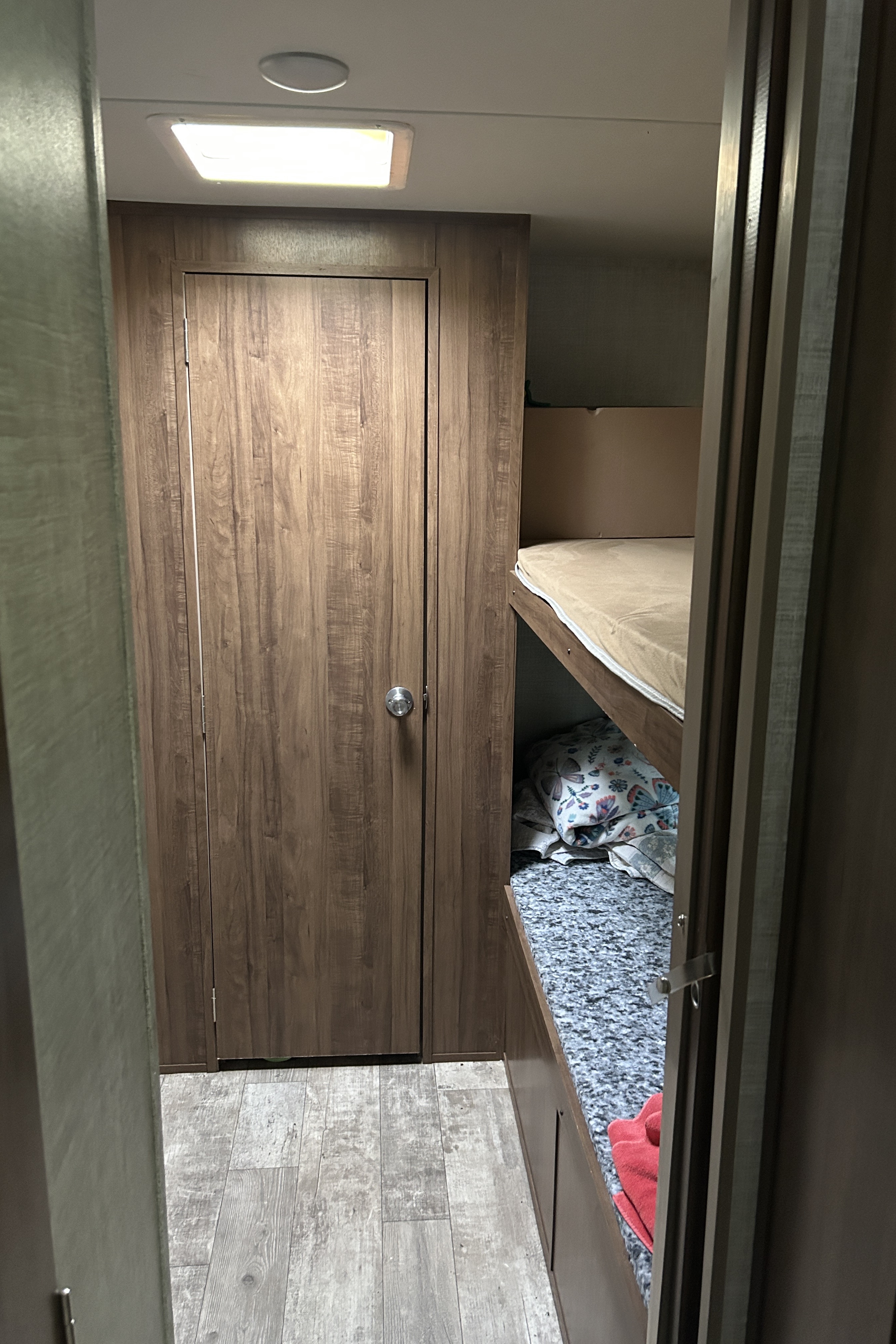 Biggar's Grand River 27BHS Travel Trailer