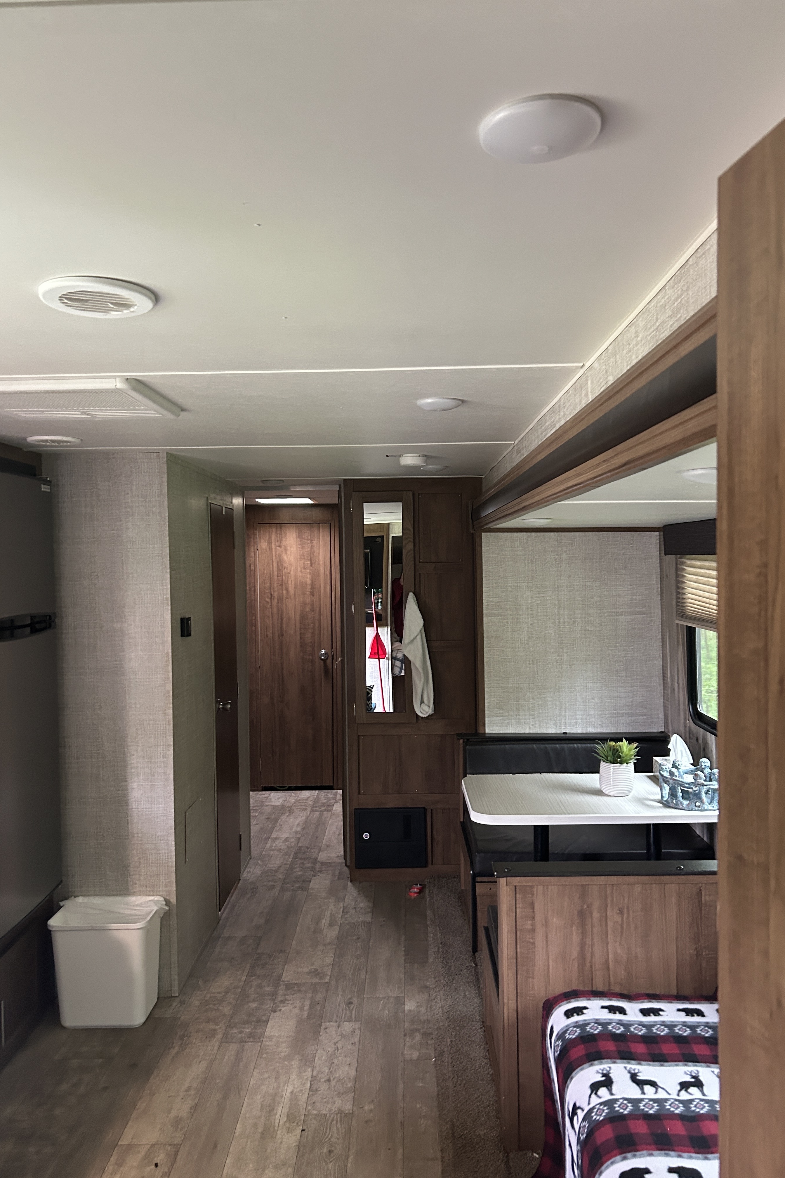 Biggar's Grand River 27BHS Travel Trailer