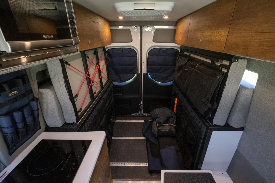 AWD Storyteller Overland Mode LT Class B (WildOnes Dreamsicle)