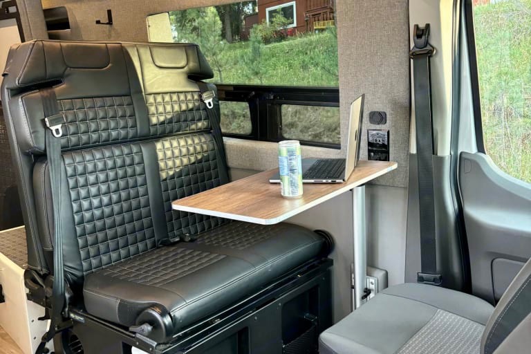AWD Storyteller Overland Mode LT Class B (WildOnes Dreamsicle)