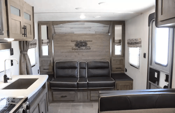 Super light Palomino Puma XLE Travel Trailer