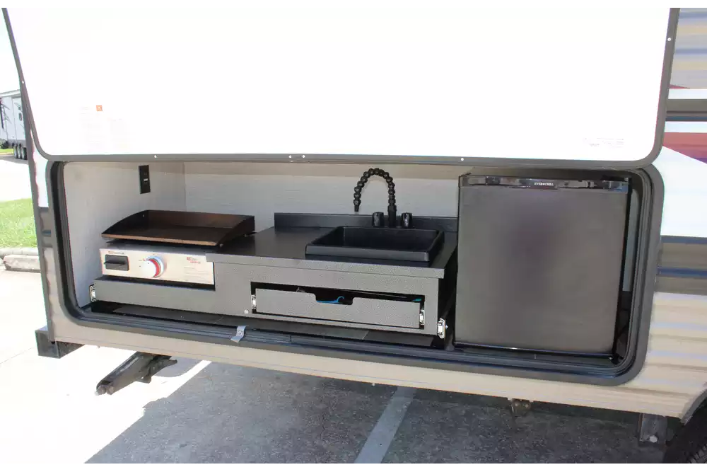 Super light Palomino Puma XLE Travel Trailer