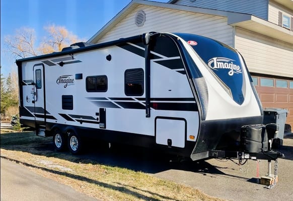 Barb 's Grand Design Imagine 2600 RB Travel Trailer
