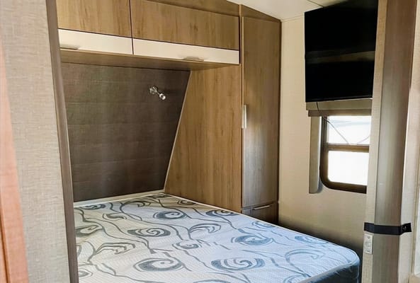 Barb 's Grand Design Imagine 2600 RB Travel Trailer