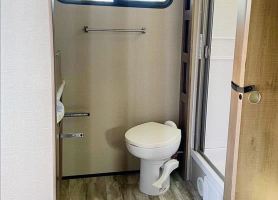 Barb 's Grand Design Imagine 2600 RB Travel Trailer