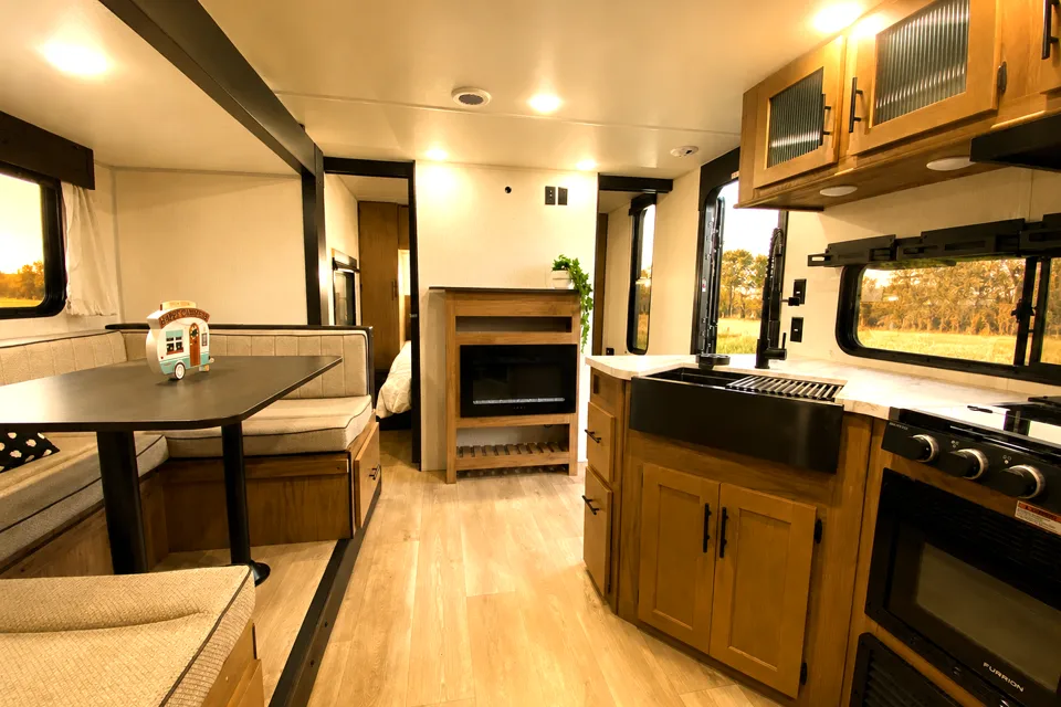 🐺 Sugar Wolf 🐺 Dual Entry • Double Bunks • Slide-Out • Sleeps 8