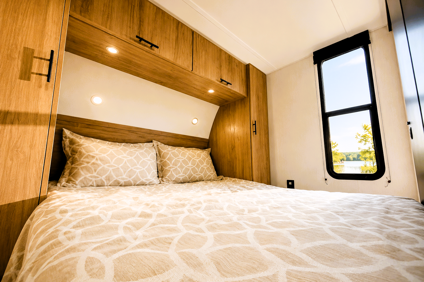 🐺 Sugar Wolf 🐺 Dual Entry • Double Bunks • Slide-Out • Sleeps 8