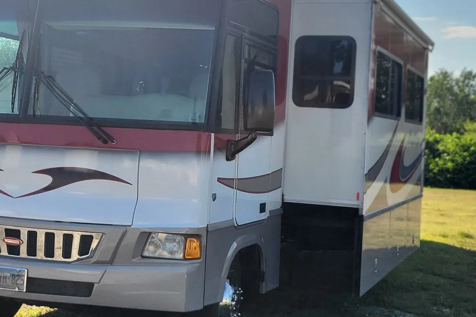 Squibbies Winnebago Voyage Class A