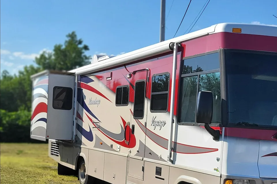 Squibbies Winnebago Voyage Class A