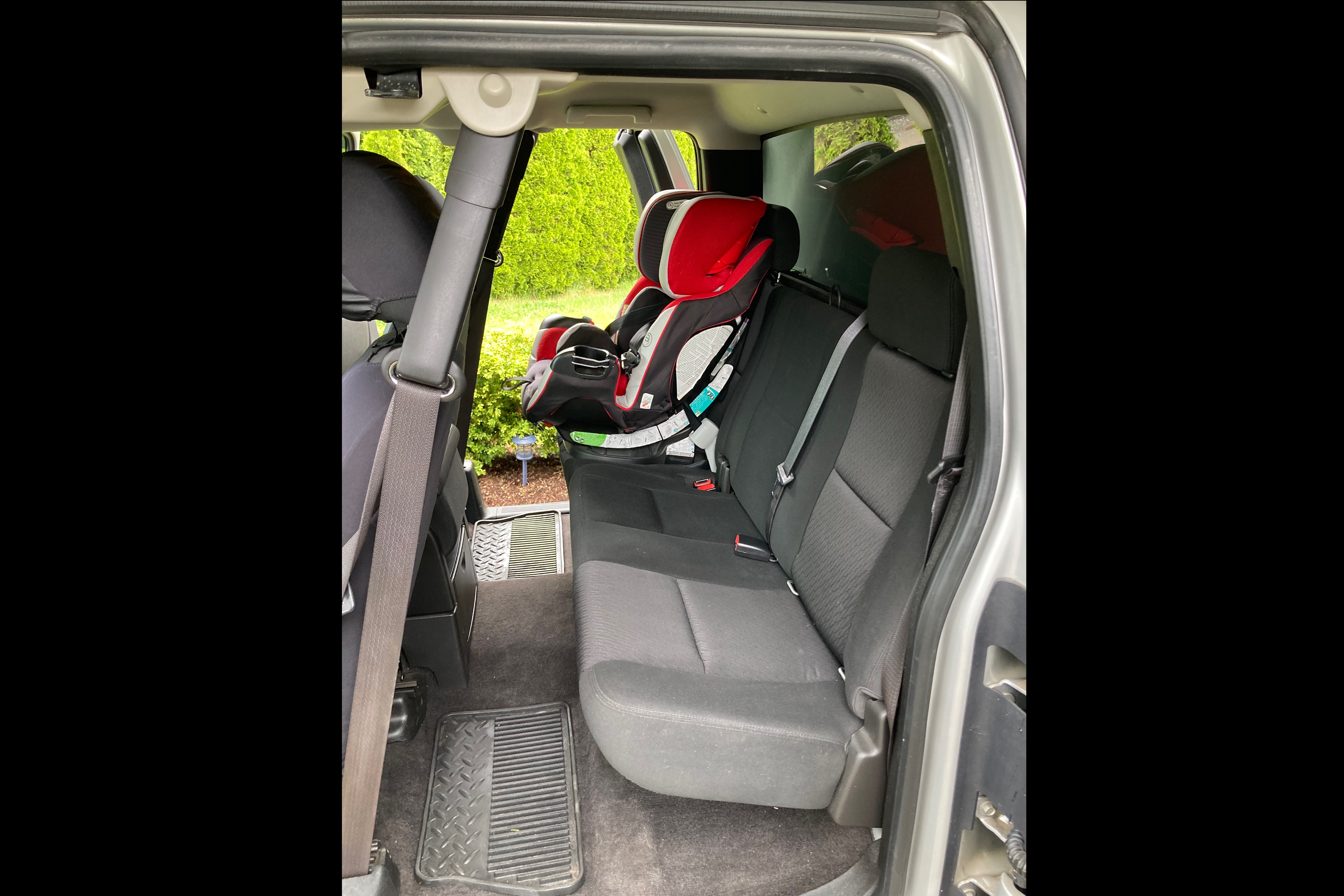 4x4 Silverado 2500HD with Adventurer Truck Camper (STARLINK INTERNET)