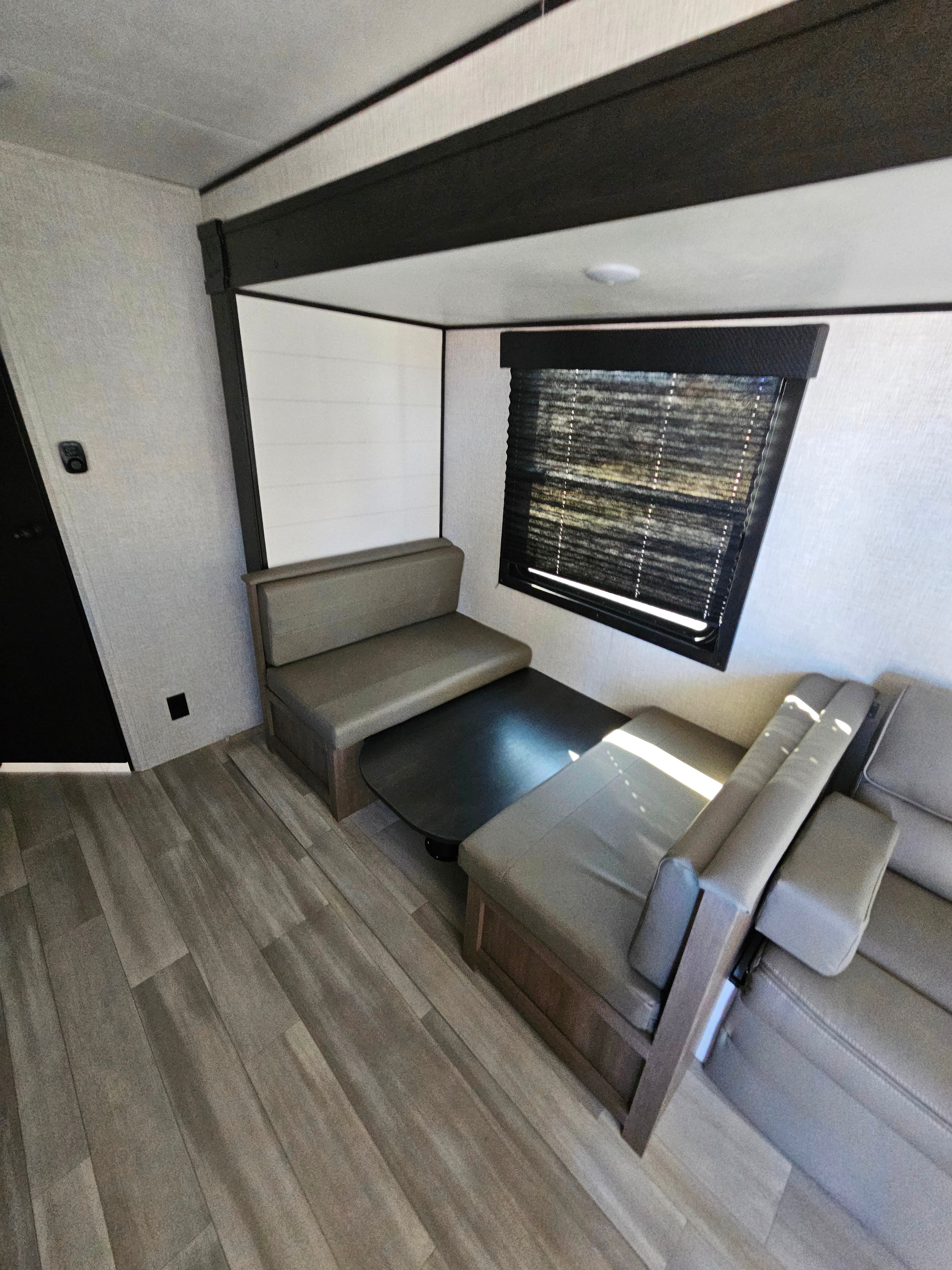 Terrah's Starcraft BHS26 Travel Trailer