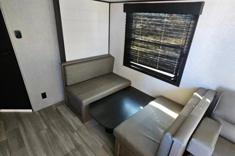 Terrah's Starcraft BHS26 Travel Trailer