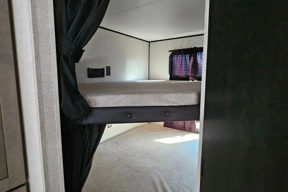 Terrah's Starcraft BHS26 Travel Trailer