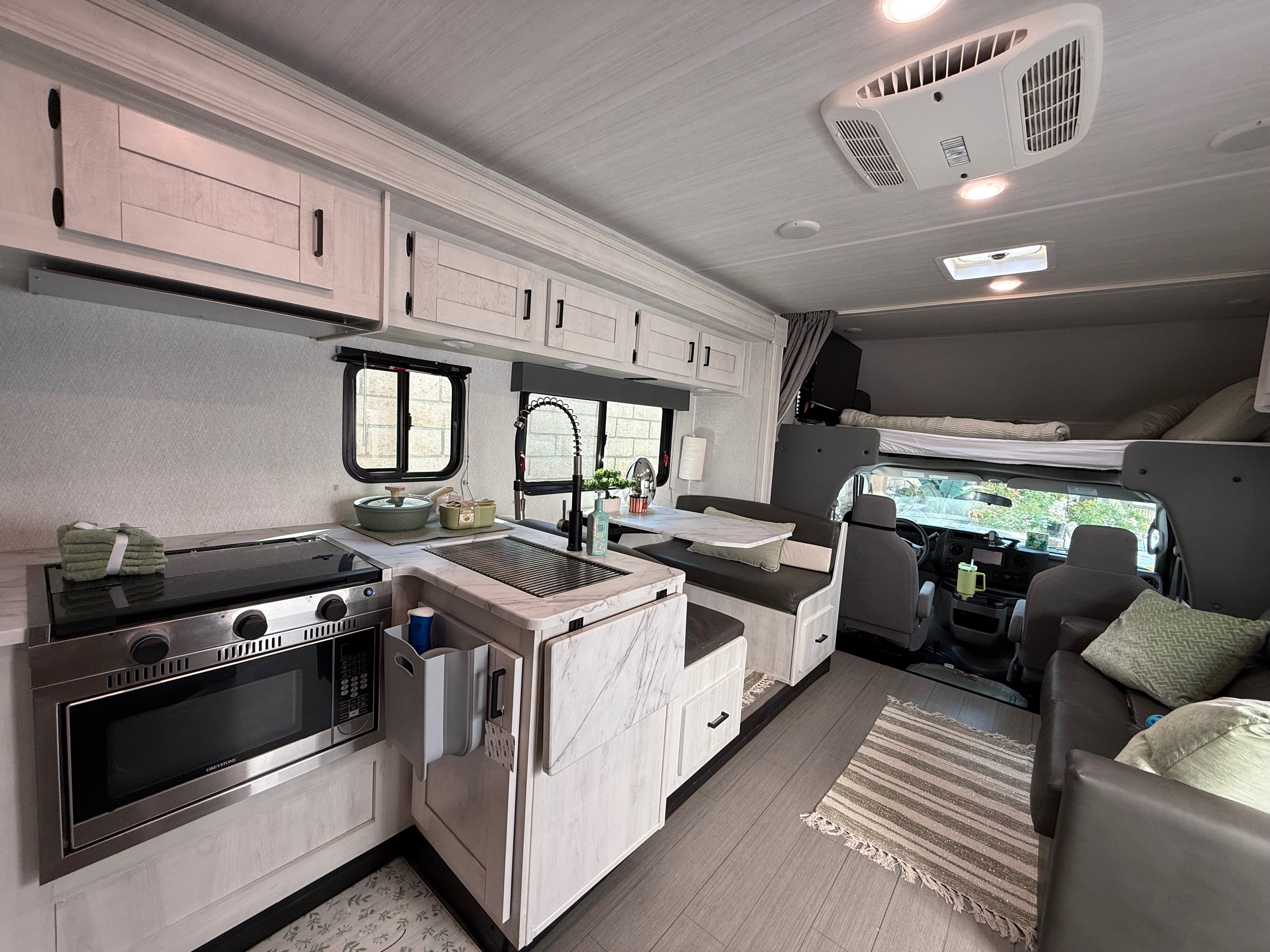 Forest River Entrada 3100FB Luxury Easy to drive Class C sleep up to 10