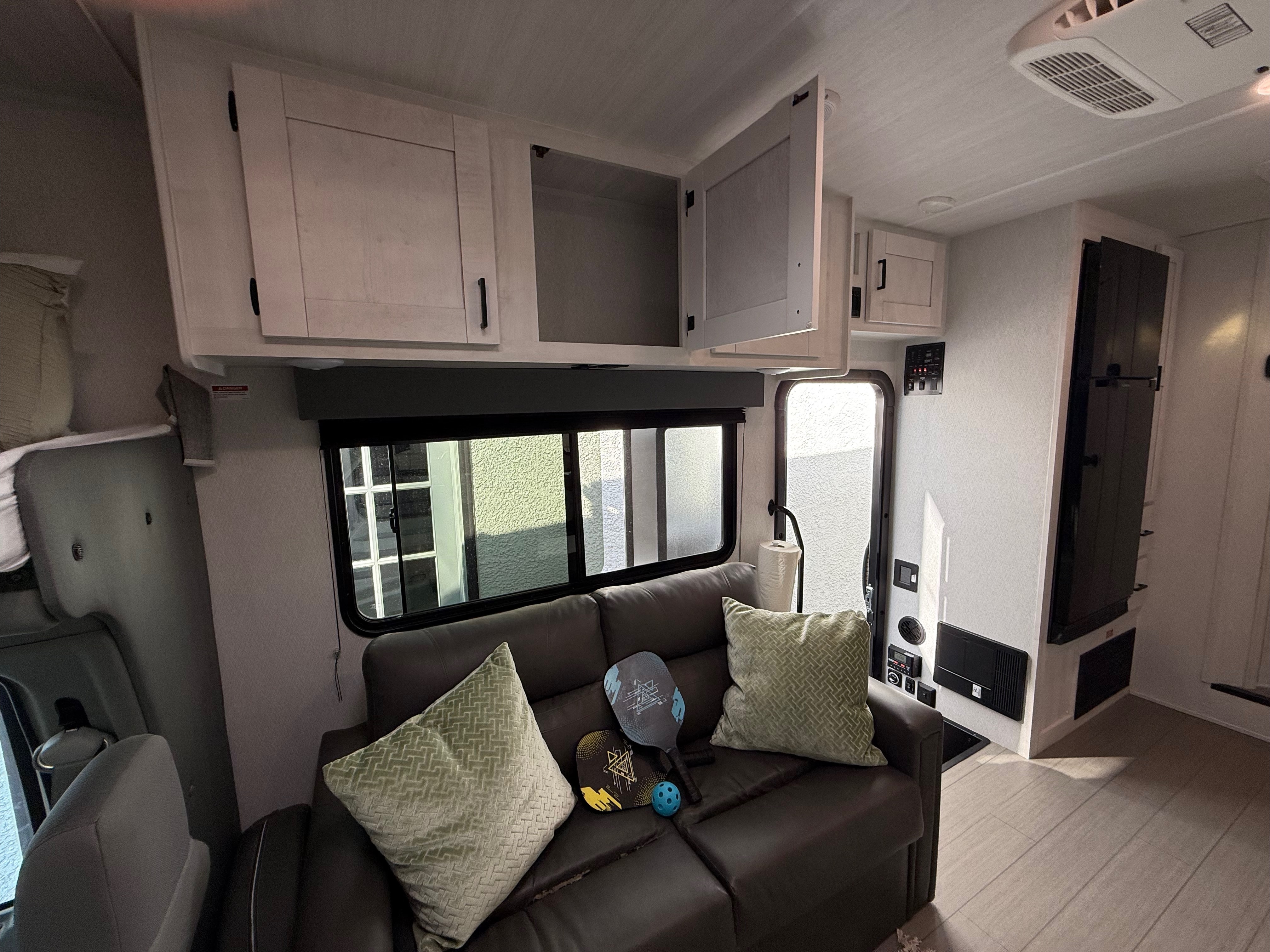 Forest River Entrada 3100FB Luxury Easy to drive Class C sleep up to 10