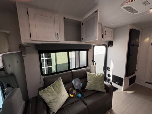 Forest River Entrada 3100FB Luxury Easy to drive Class C sleep up to 10