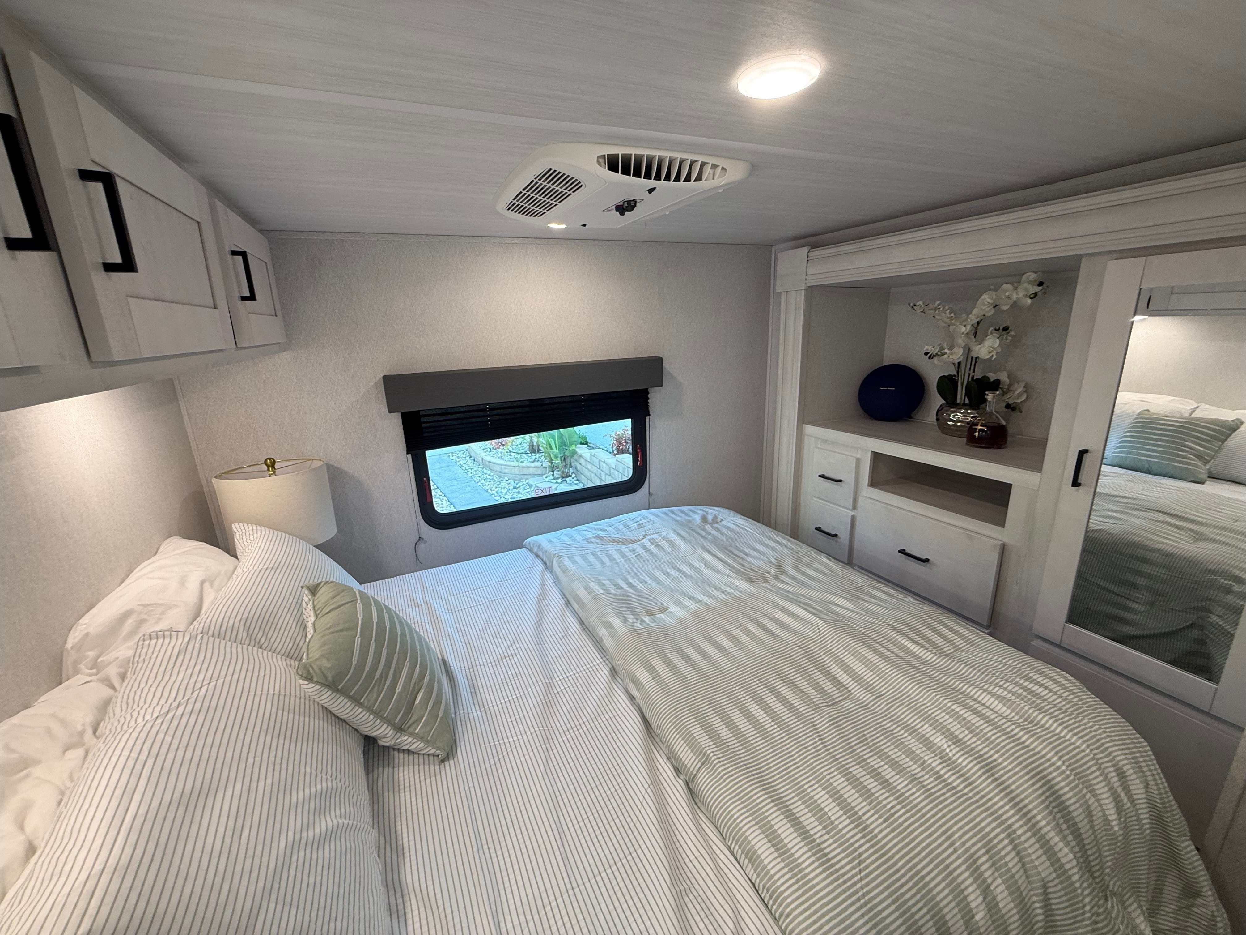 Forest River Entrada 3100FB Luxury Easy to drive Class C sleep up to 10