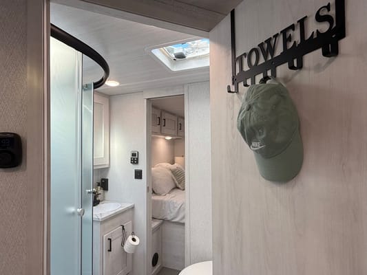 Forest River Entrada 3100FB Luxury Easy to drive Class C sleep up to 10
