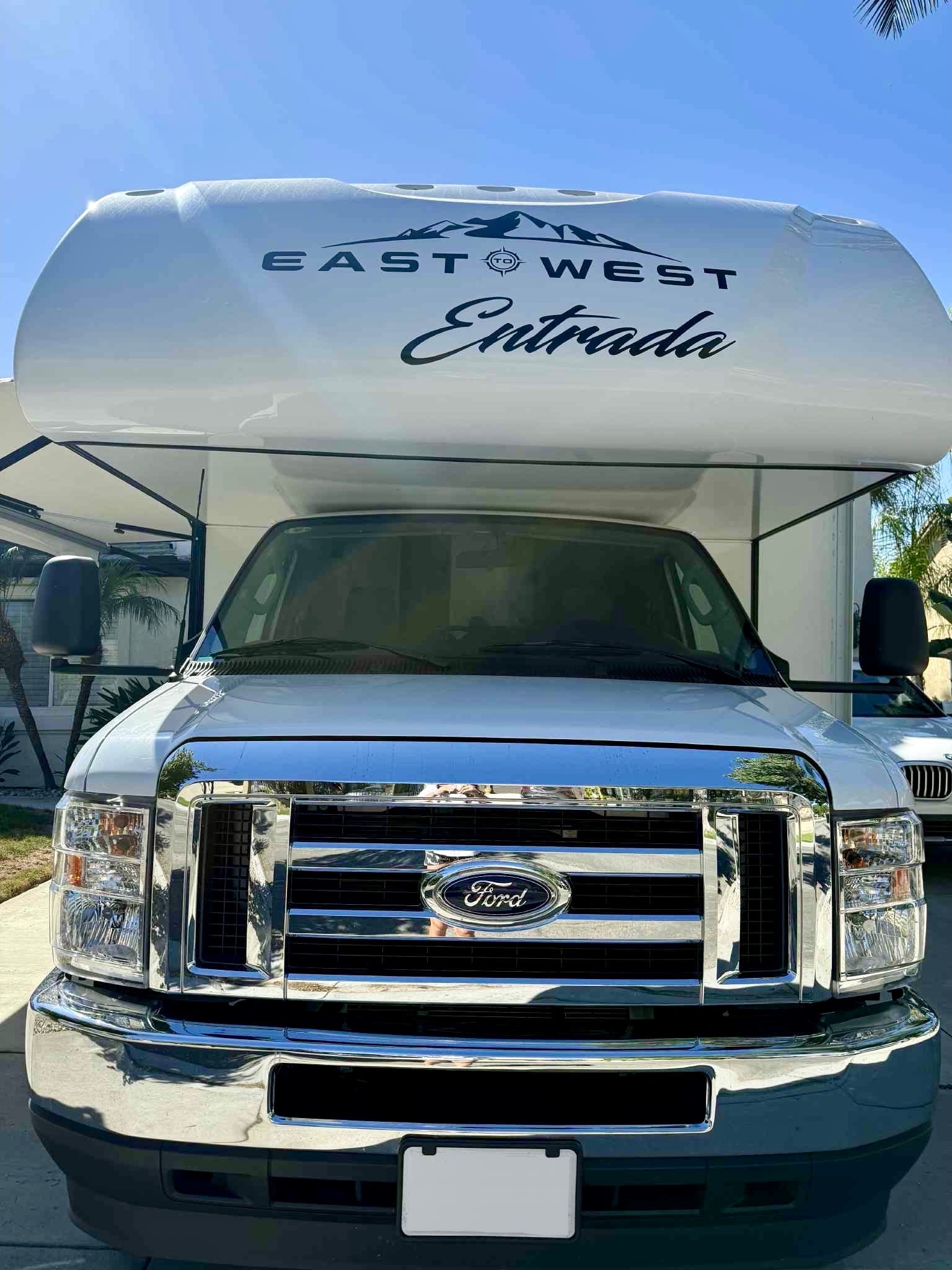 Forest River Entrada 3100FB Luxury Easy to drive Class C sleep up to 10