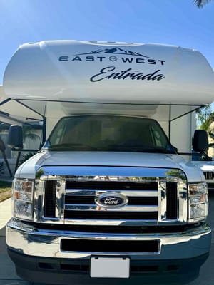 Forest River Entrada 3100FB Luxury Easy to drive Class C sleep up to 10
