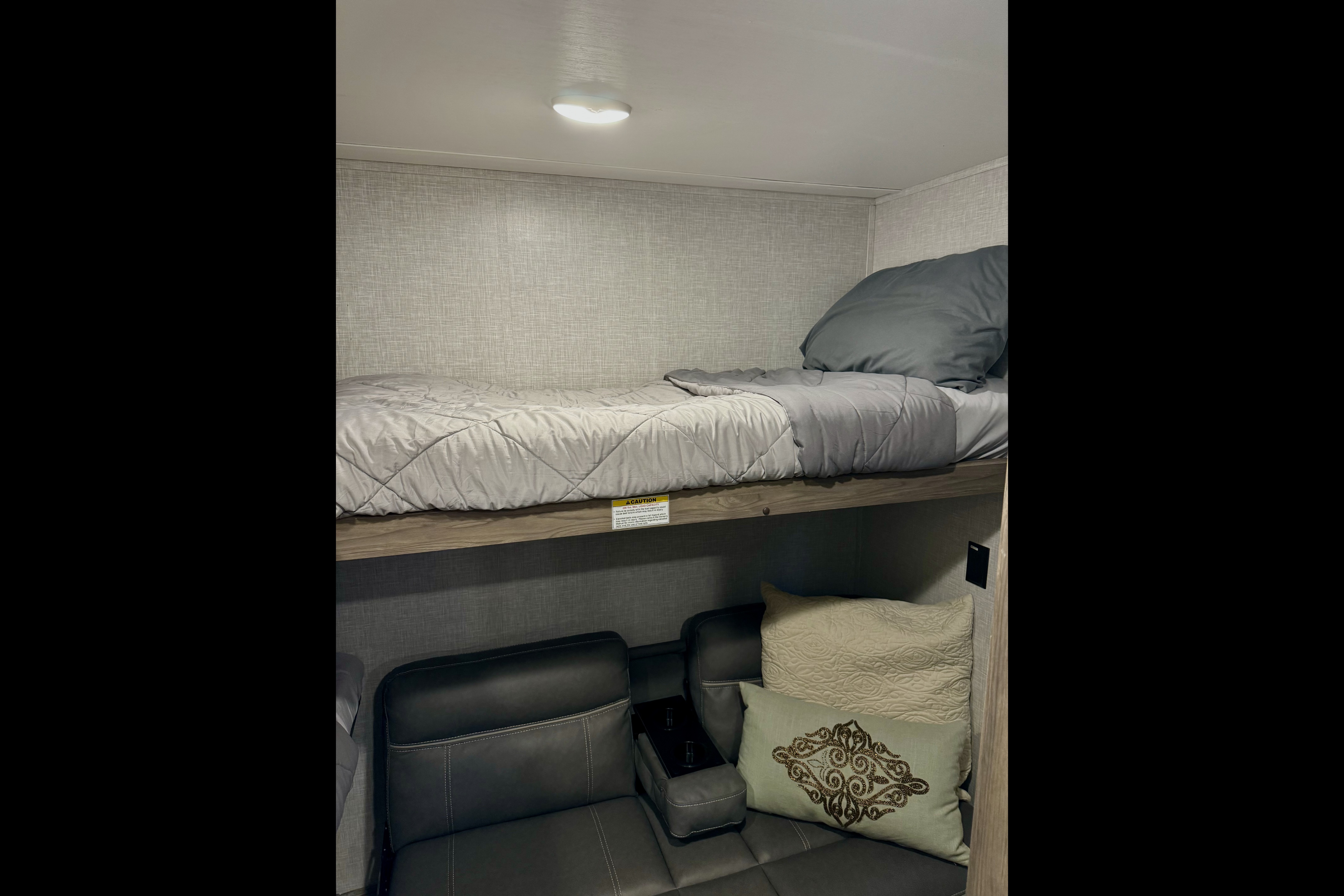 2022 CrossRoads RV Zinger ZR290KB