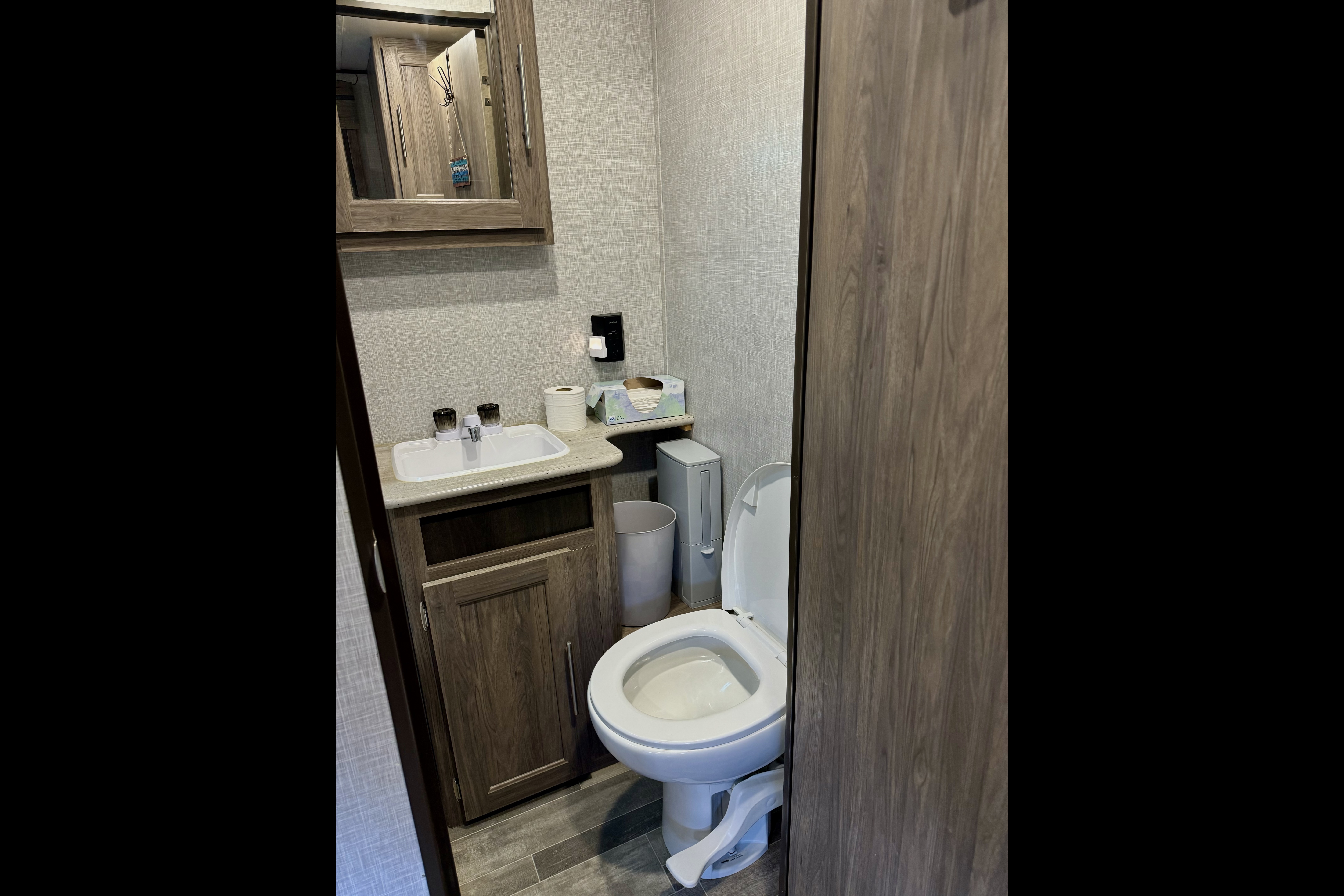 2022 CrossRoads RV Zinger ZR290KB
