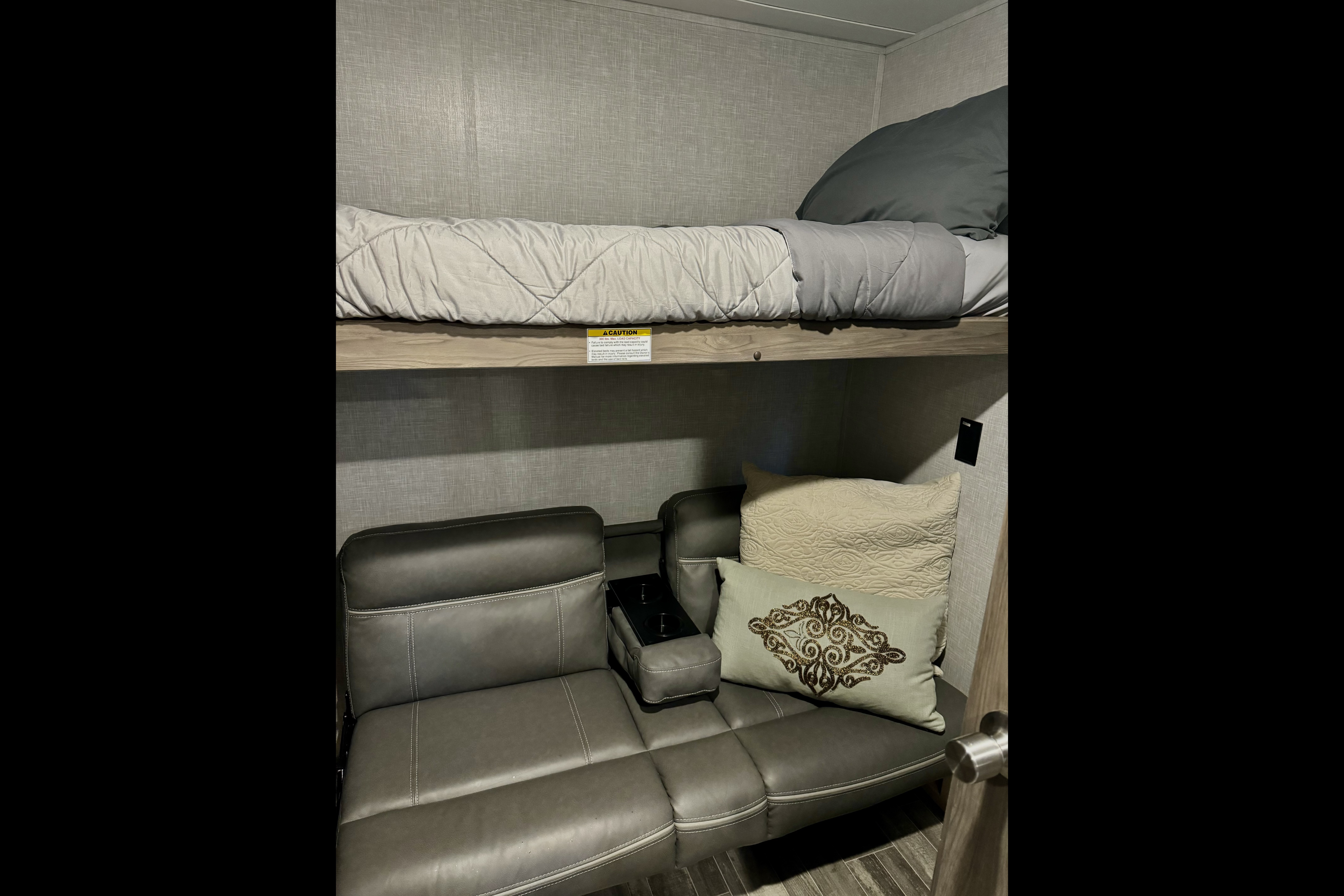 2022 CrossRoads RV Zinger ZR290KB