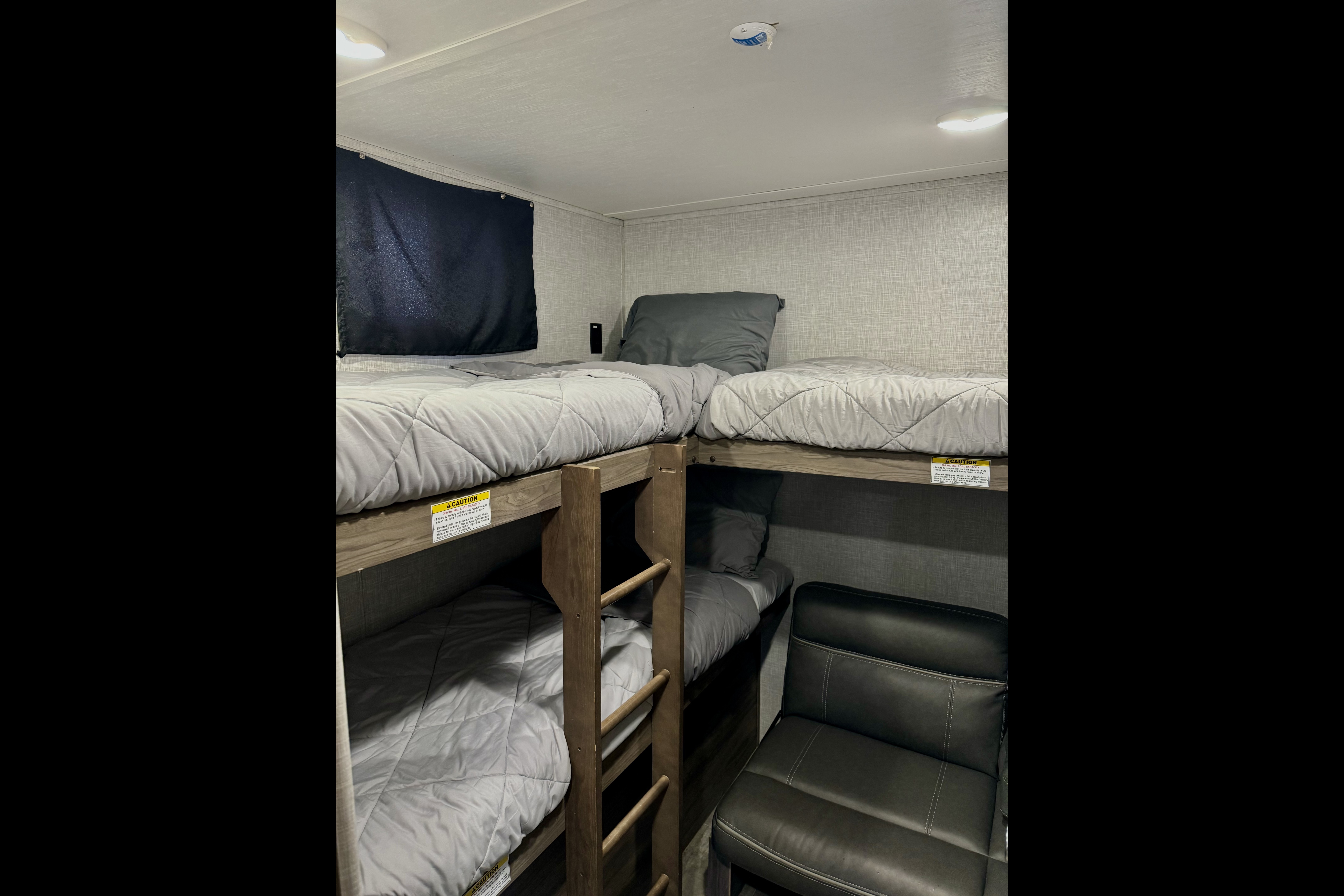 2022 CrossRoads RV Zinger ZR290KB