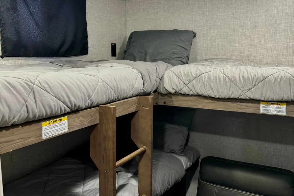 2022 CrossRoads RV Zinger ZR290KB
