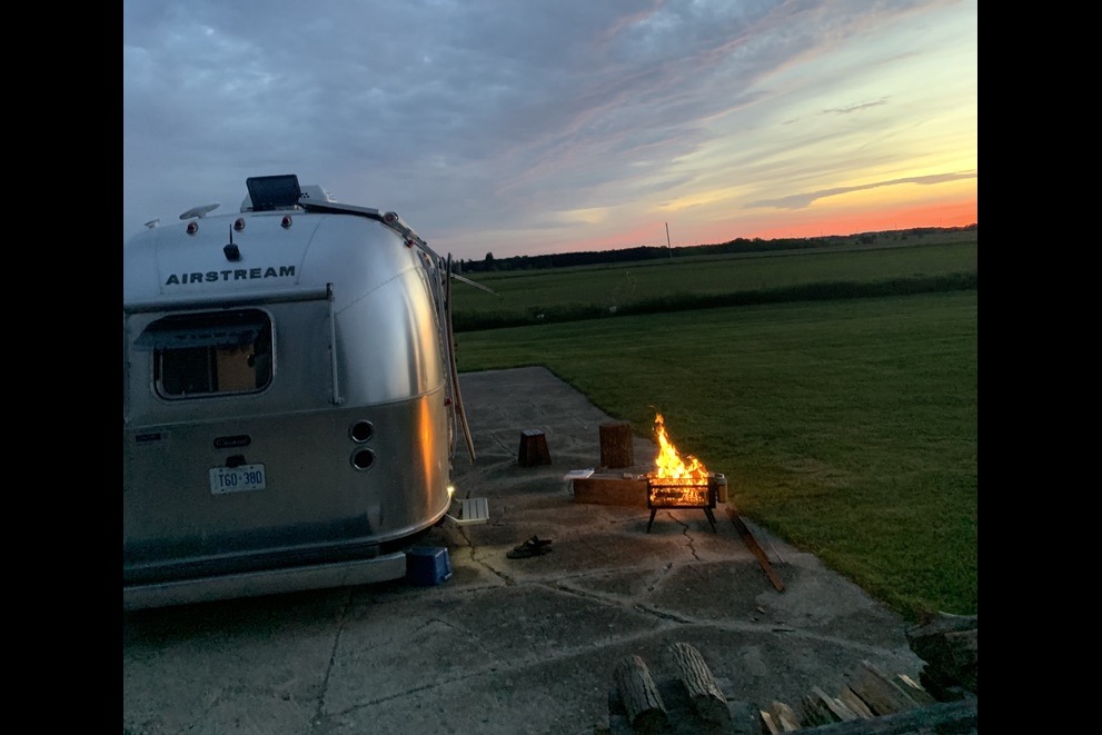 Miraj - Airstream Caravel 22FB Travel Trailer