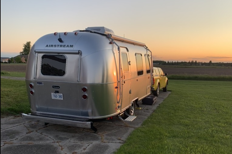Miraj - Airstream Caravel 22FB Travel Trailer