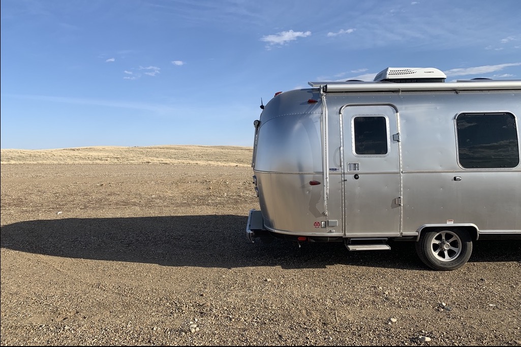Miraj - Airstream Caravel 22FB Travel Trailer