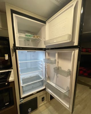 Sweet Pea II - 2026 Bunk House with Camp King bed