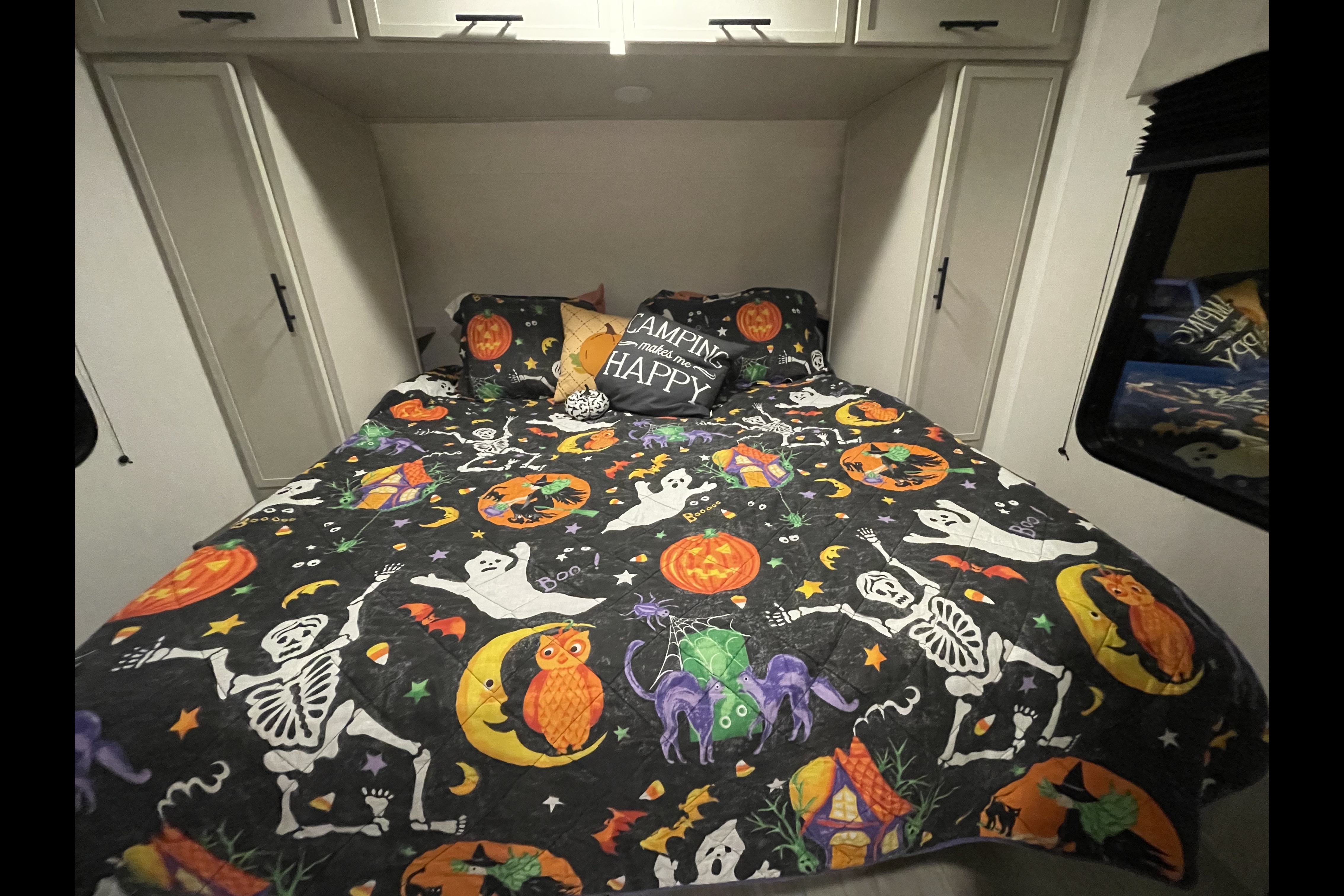 Sweet Pea II - 2026 Bunk House with Camp King bed