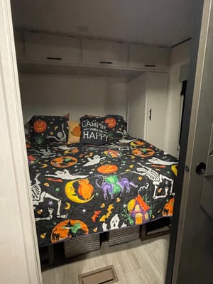 Sweet Pea II - 2026 Bunk House with Camp King bed