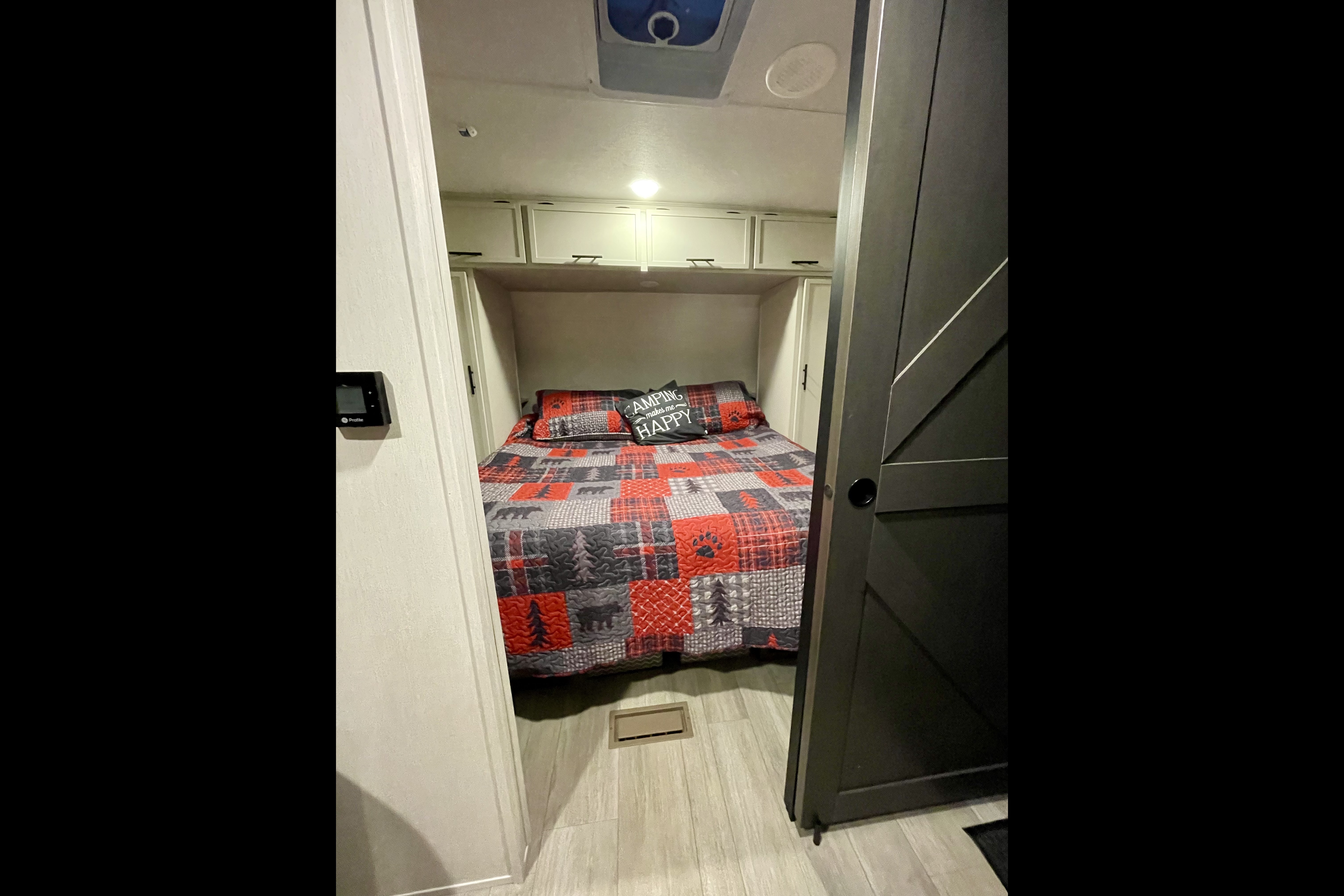 Sweet Pea II - 2026 Bunk House with Camp King bed