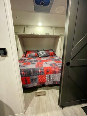 Sweet Pea II - 2026 Bunk House with Camp King bed