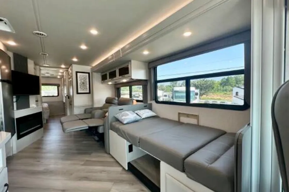 Marquale's Winnebago Adventurer 34W Class A