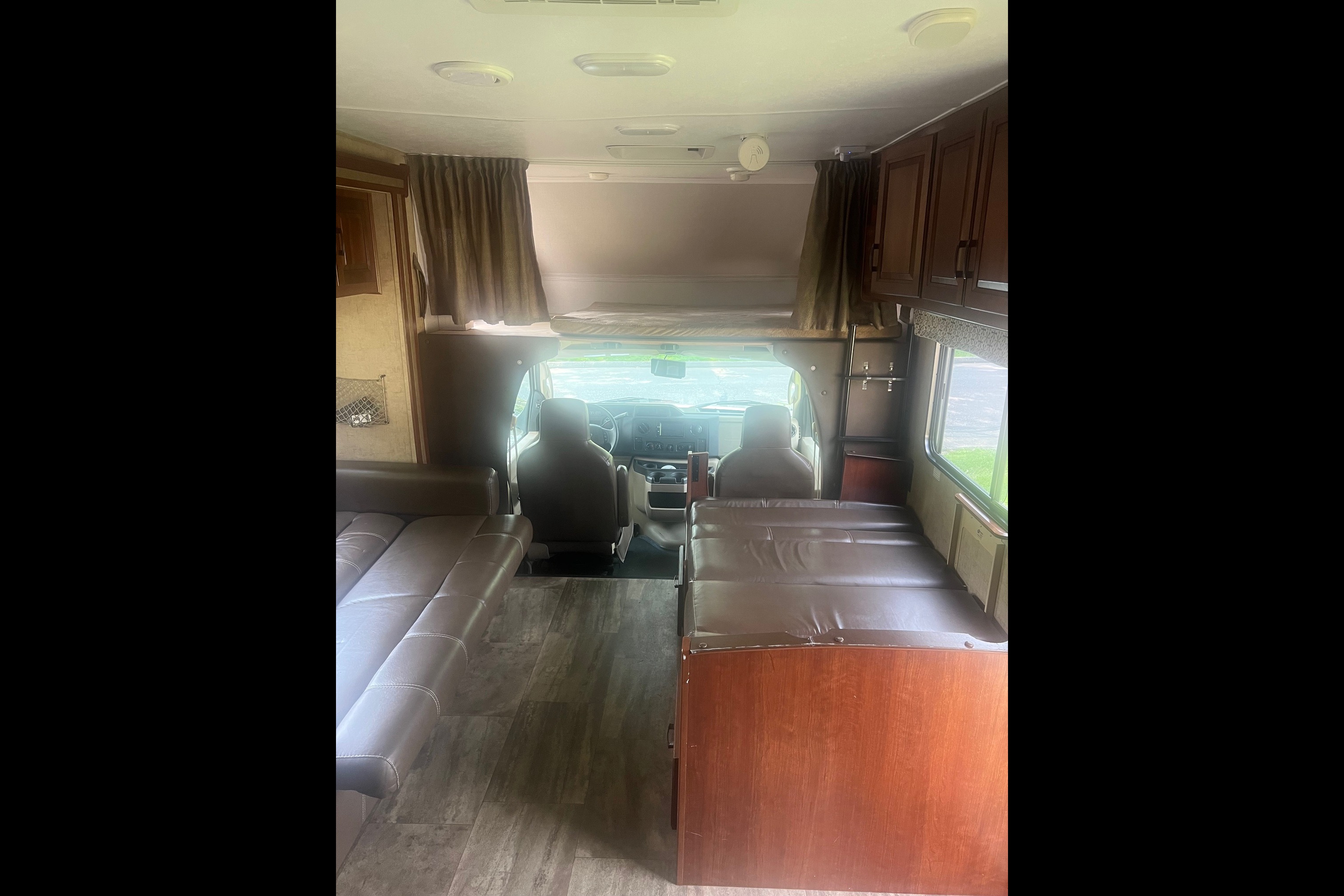 CT RV Adventures Forest River Sunseeker 3170DSF Class C