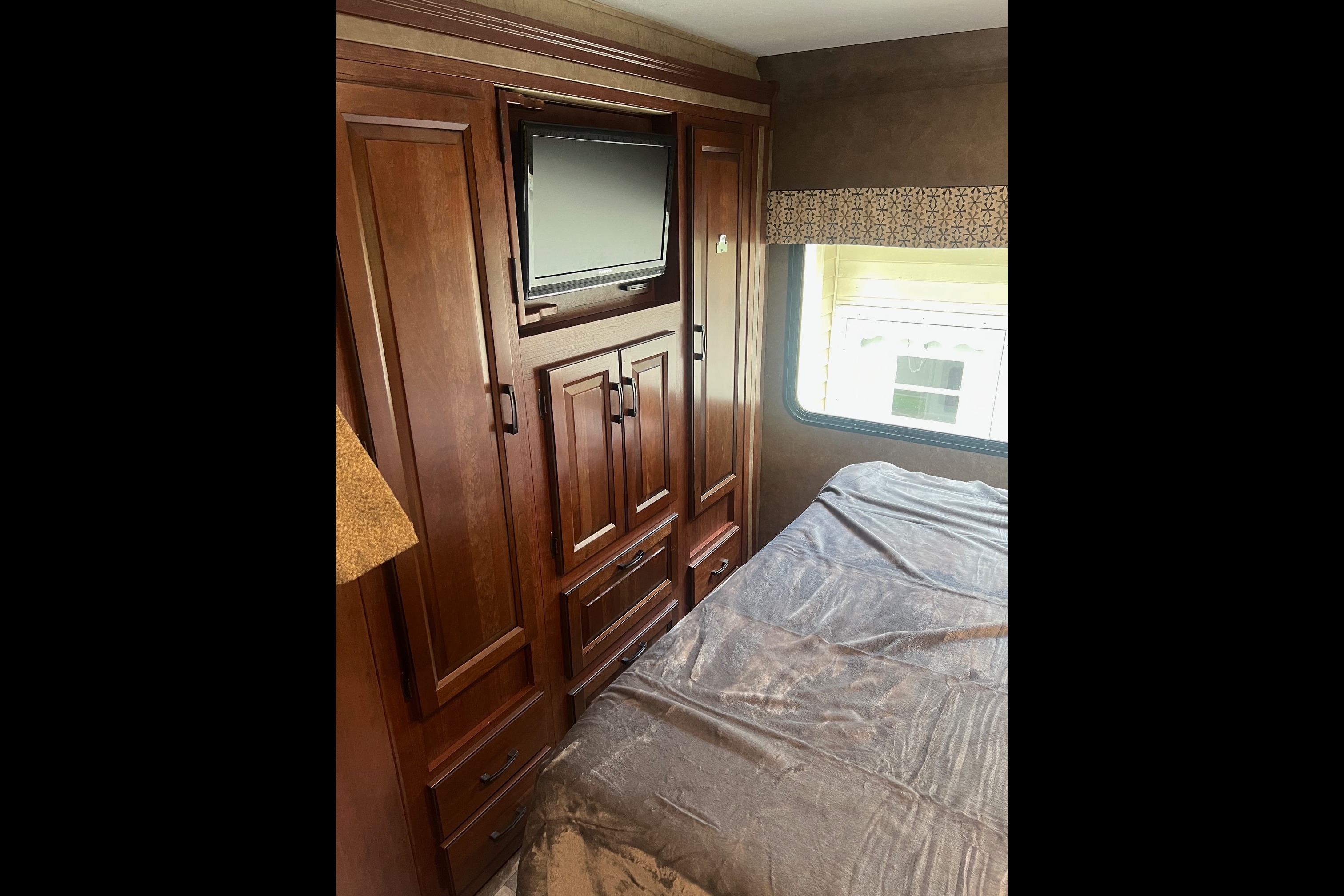 CT RV Adventures Forest River Sunseeker 3170DSF Class C