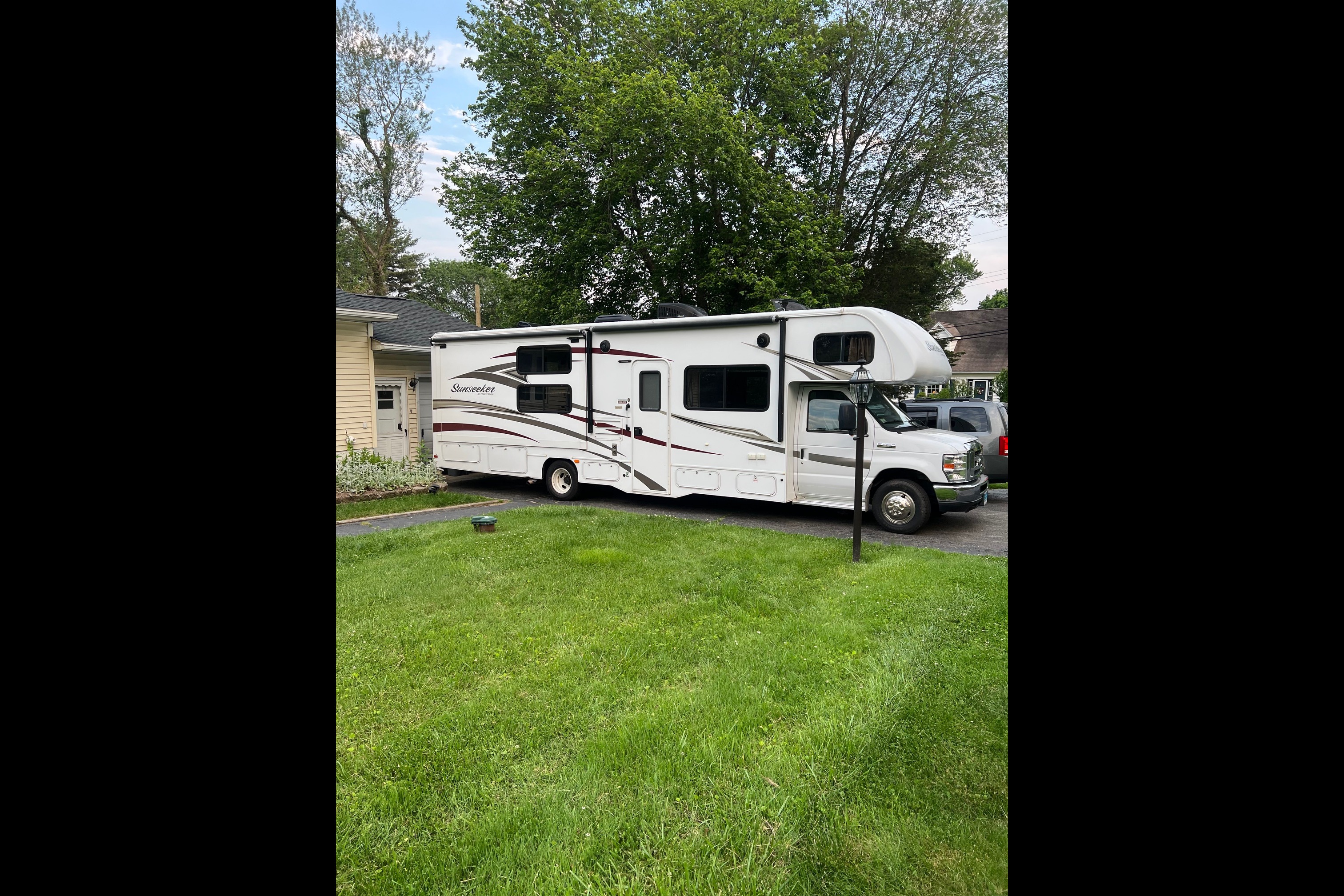CT RV Adventures Forest River Sunseeker 3170DSF Class C
