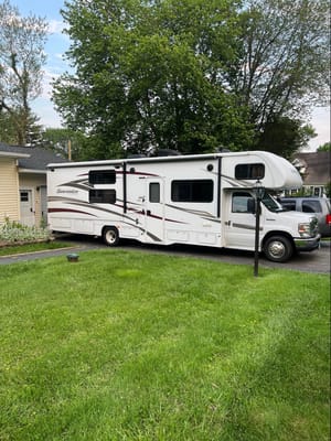 CT RV Adventures Forest River Sunseeker 3170DSF Class C