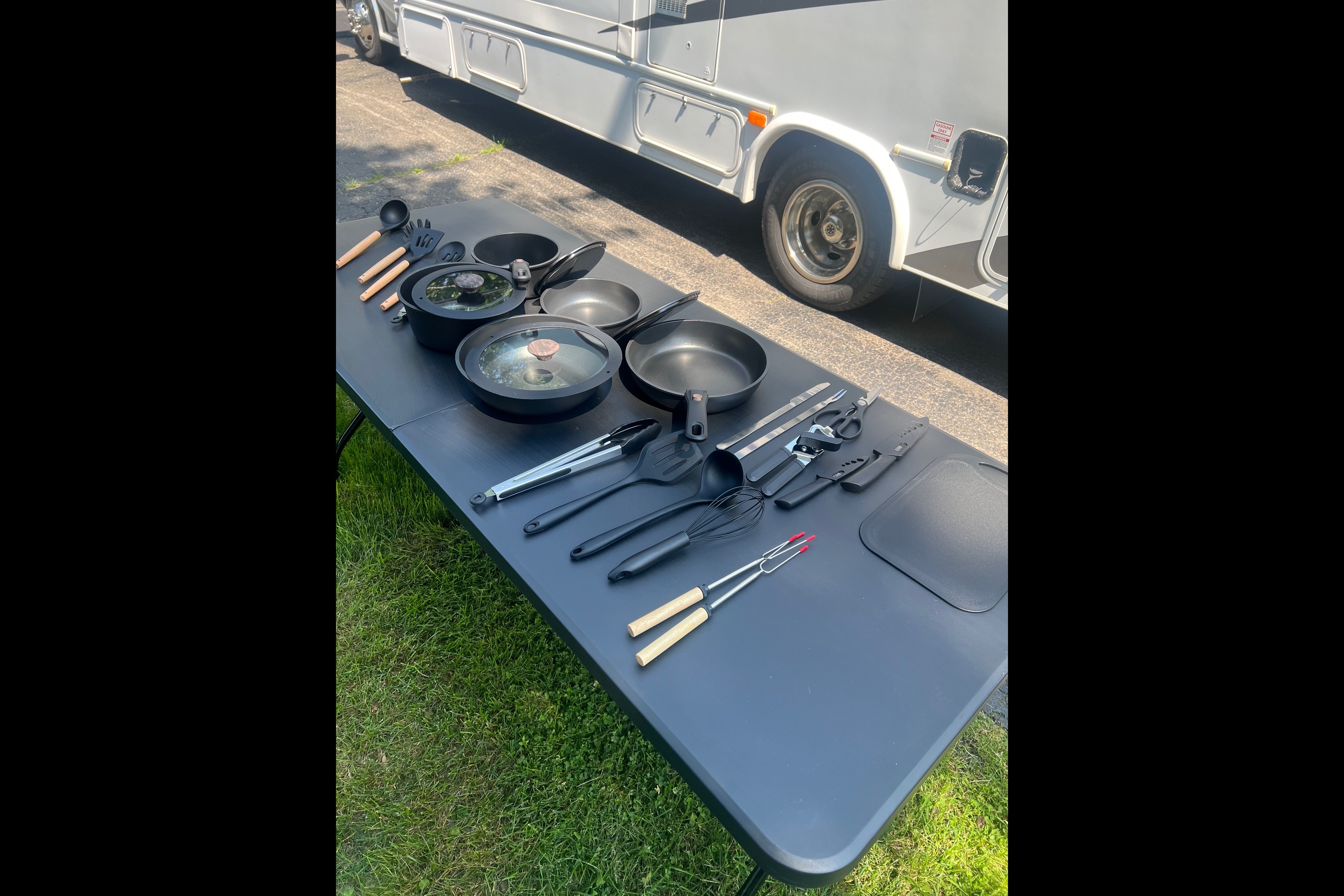 CT RV Adventures Forest River Sunseeker 3170DSF Class C